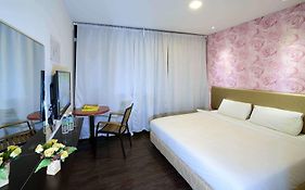 Casa Hotel Near Klia 1